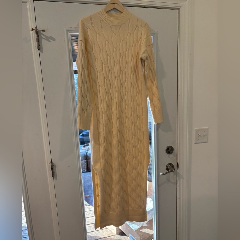 Elegant Cream Cable Knit Sweater Dress